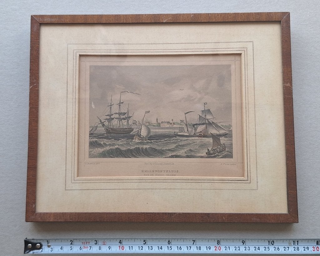 Hellevoetsluis van de reede gezien. Gravure, Antiek en Kunst, Ingelijst, 1800 - 1899, Stadsgezicht, Ophalen of Verzenden