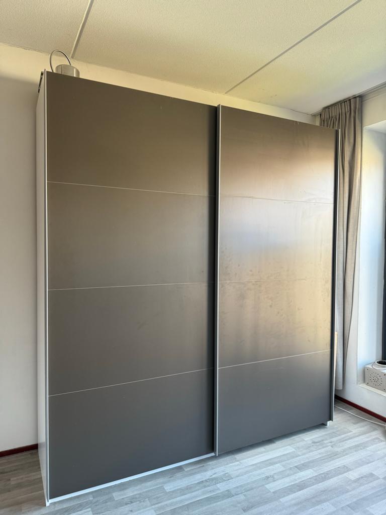 Karwei zweefdeurkast - 200x222x64 cm, Ophalen, Gebruikt, 200 cm of meer, 150 tot 200 cm