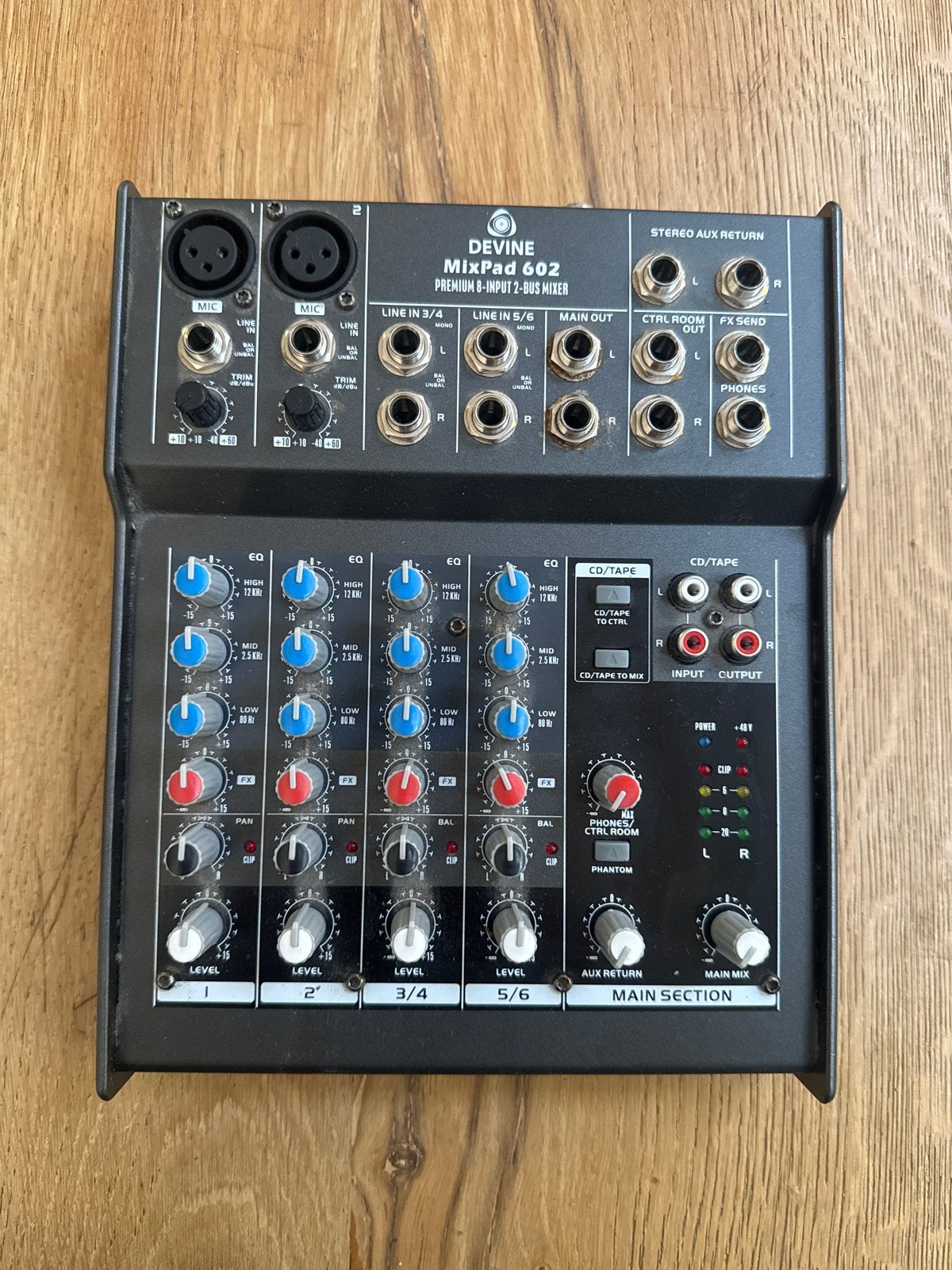 Devine MixPad 602 Premium 6-Input 2-Bus Mixer, Muziek en Instrumenten, Mengpanelen, Zo goed als nieuw, 5 tot 10 kanalen, Microfooningang