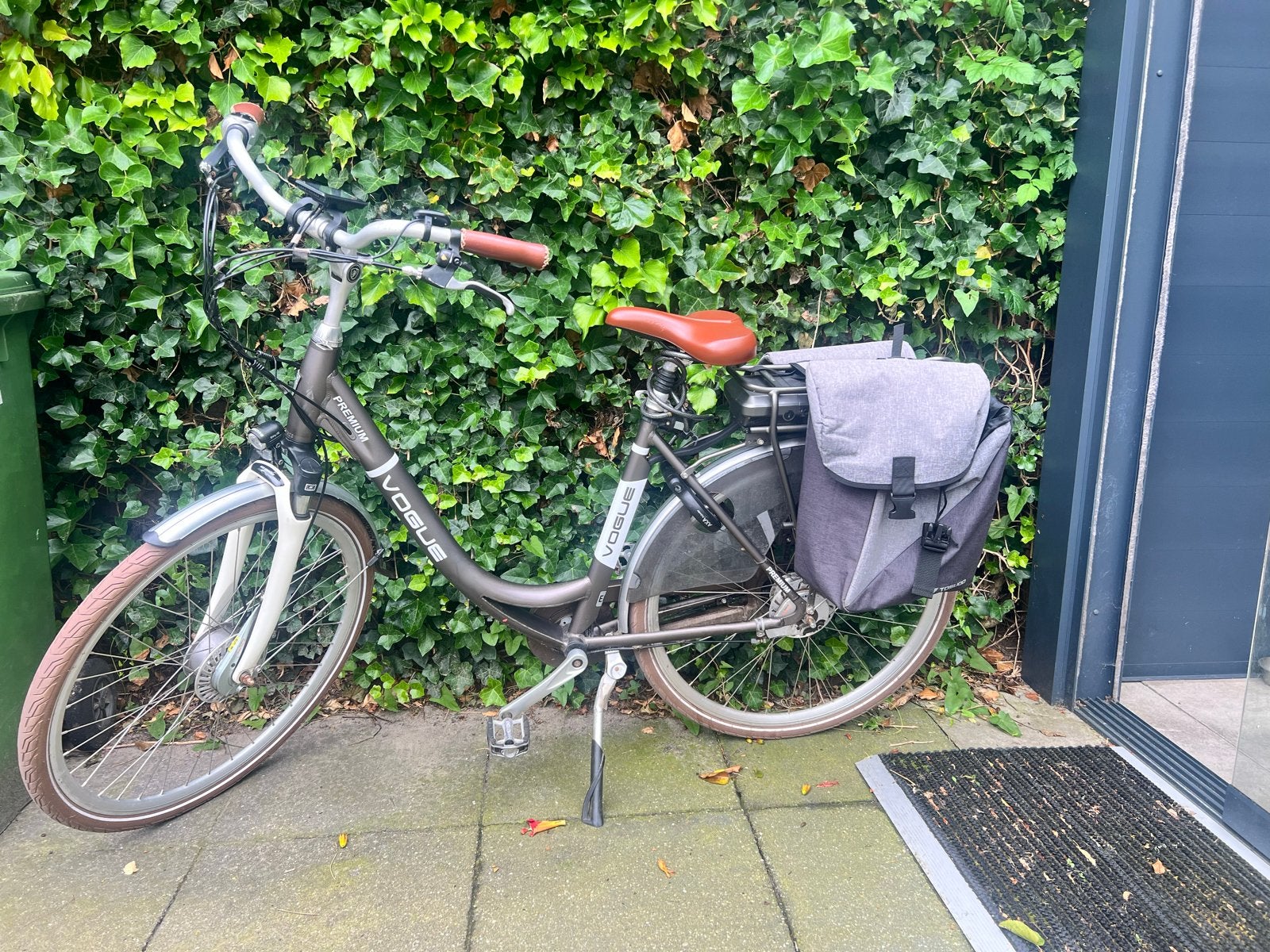 Vogue Premium elektrische fiets, Fietsen en Brommers, Elektrische fietsen, Zo goed als nieuw, 51 tot 55 cm, 30 tot 50 km per accu