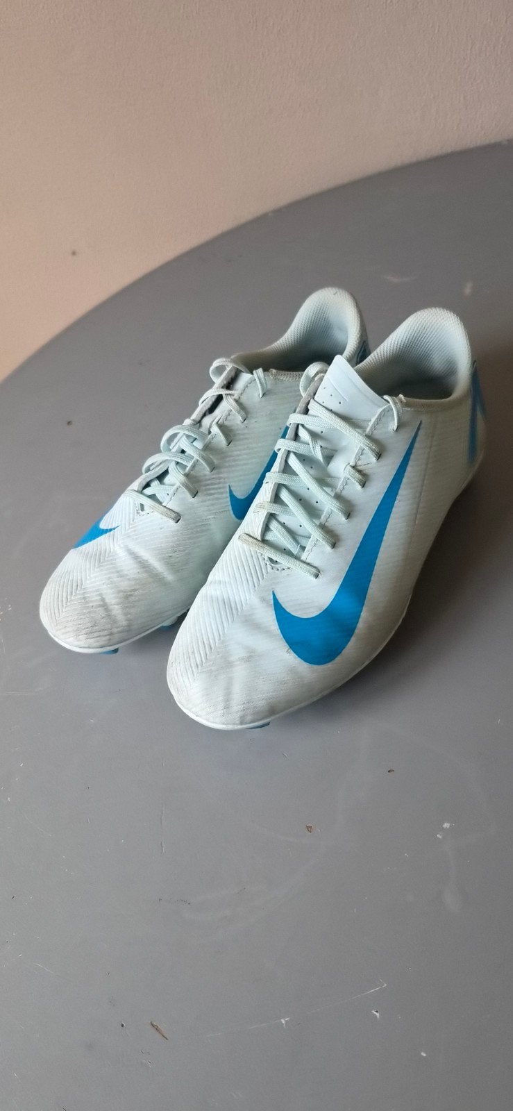 Nike Mercurial Voetbalschoenen - Lichtblauw/Wit, Maat XS of kleiner, Ophalen, Gebruikt, Schoenen
