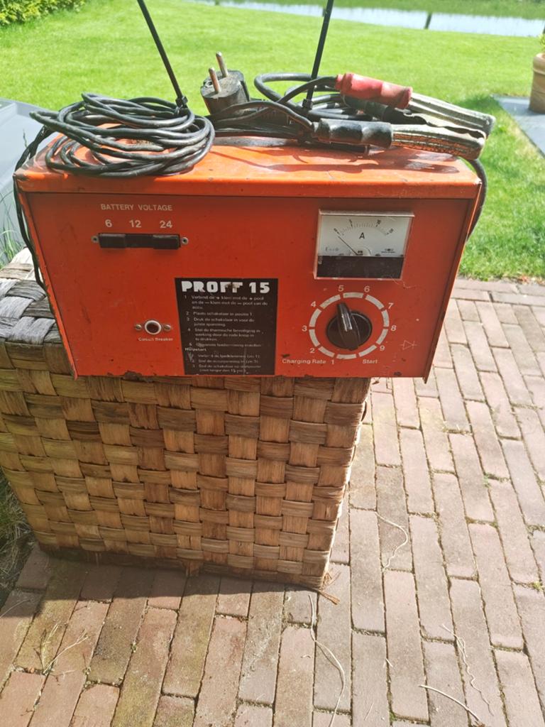 PROFF 15 Acculader 6V 12V 24V met Startfunctie, Ophalen, Gebruikt, Universele onderdelen