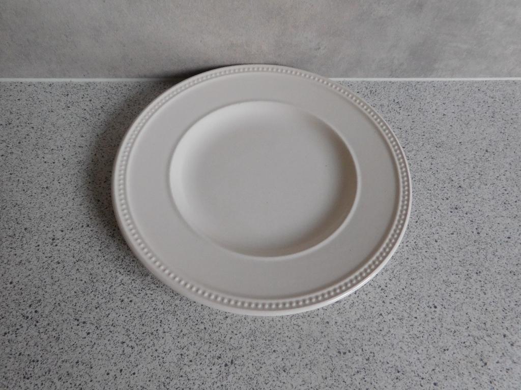 Bord 18,5 cm. Windsor Wedgwood, Ophalen of Verzenden, Zo goed als nieuw, Porselein, Bord(en)