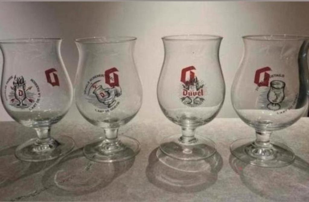 Set van 4 Duvel L'Art glazen, Ophalen of Verzenden, Zo goed als nieuw, Glas of Glazen, Duvel