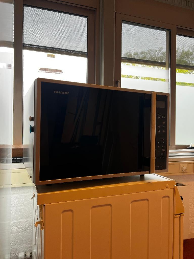 Sharp R961INW combimagnetron 40L oven grill 900W, Witgoed en Apparatuur, Magnetrons, Combimagnetron, Ophalen of Verzenden, Zo goed als nieuw