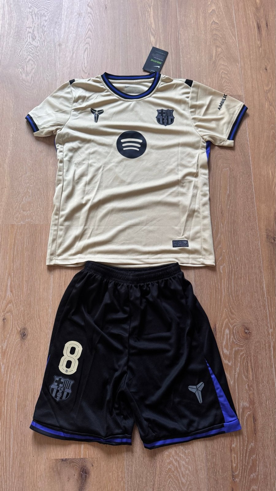 FC Barcelona Pedri uitshirt Set - Maat 164, Sport en Fitness, Voetbal, Maat XS of kleiner, Verzenden, Nieuw, Set
