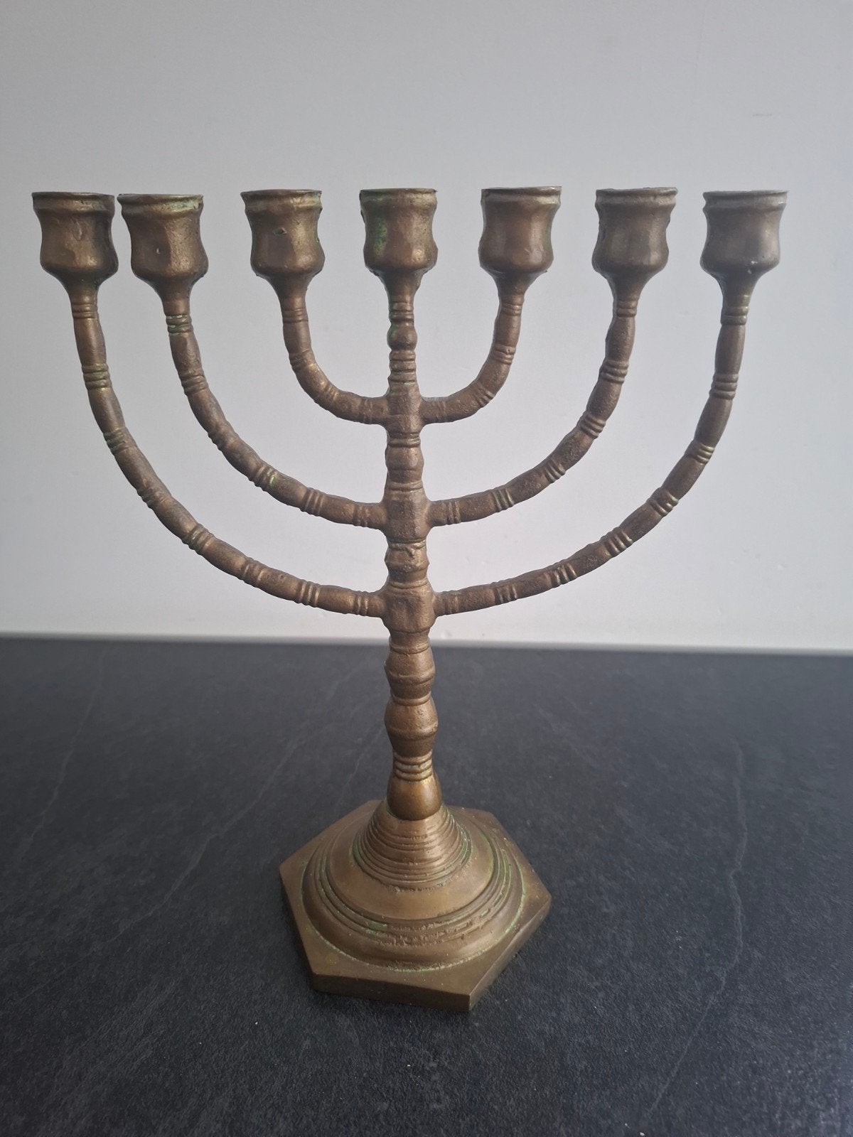 Mooie messing menora, 25 cm hoog, 1039 gram, Antiek en Kunst, Ophalen of Verzenden, Koper of Brons