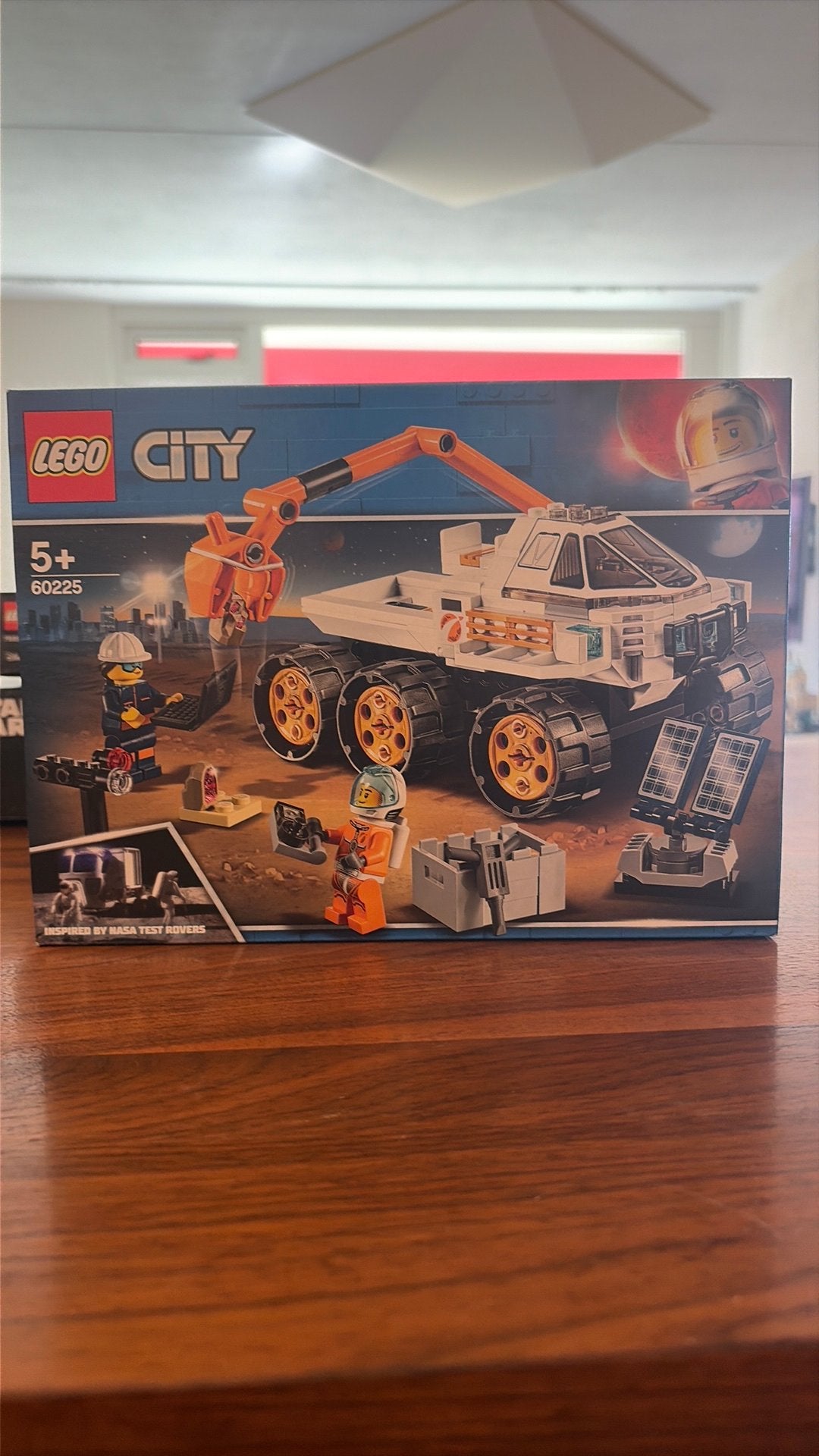 Lego City 60225 Sealed, Ophalen of Verzenden, Zo goed als nieuw