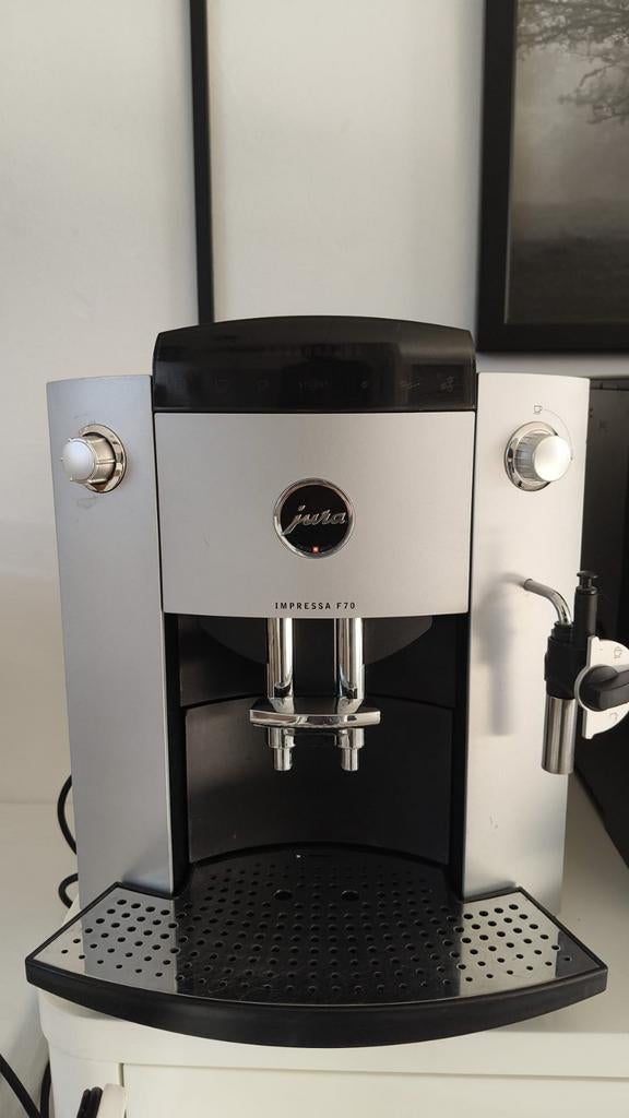 Jura Impressa F70 Koffiemachine - Zilver, Gebruikt, Koffiemachine, 4 tot 10 kopjes, Afneembaar waterreservoir
