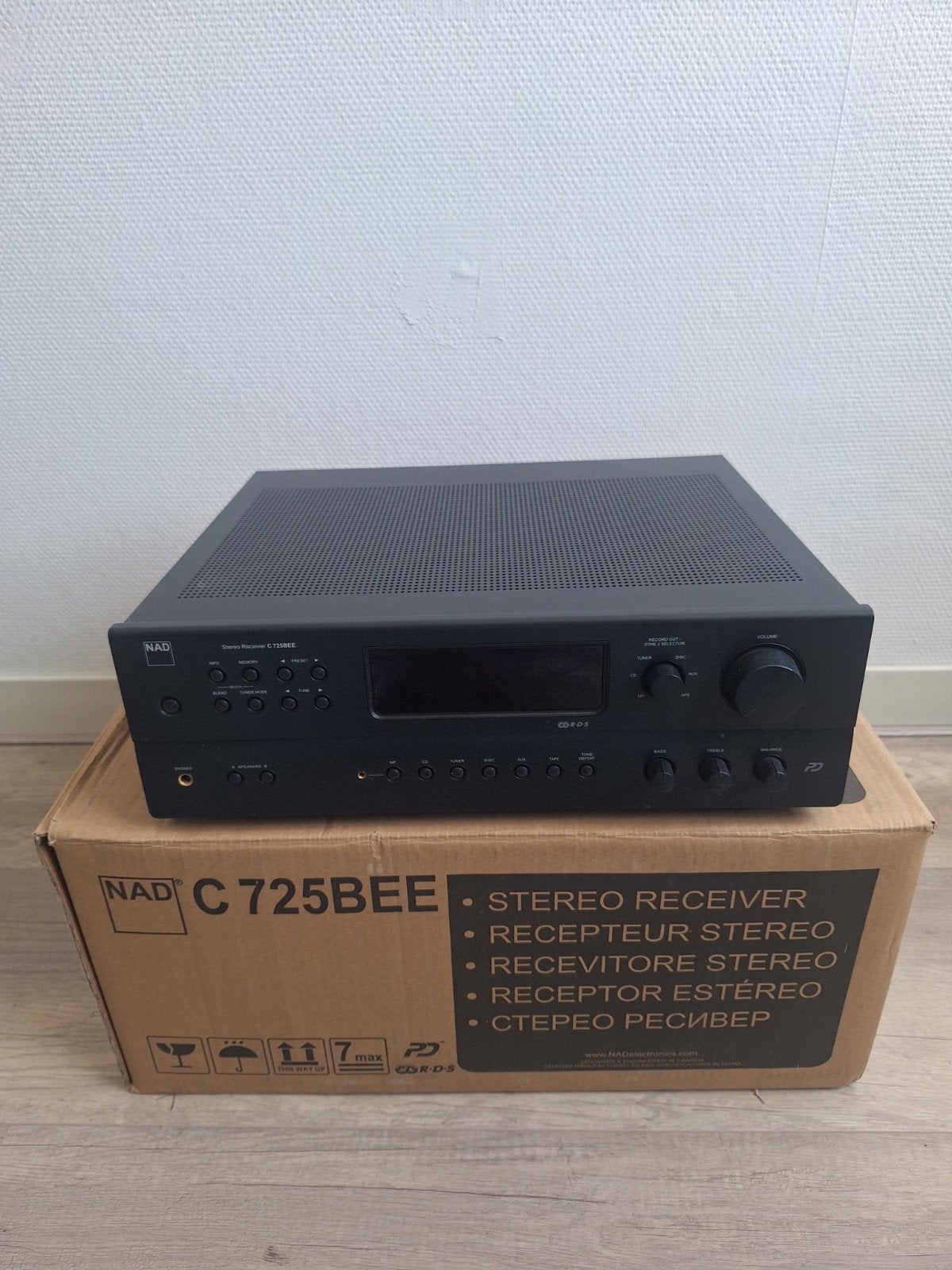 NAD C 725BEE Stereo Receiver - Zo goed als nieuw, Overige merken, Ophalen of Verzenden, Zo goed als nieuw, 60 tot 120 watt