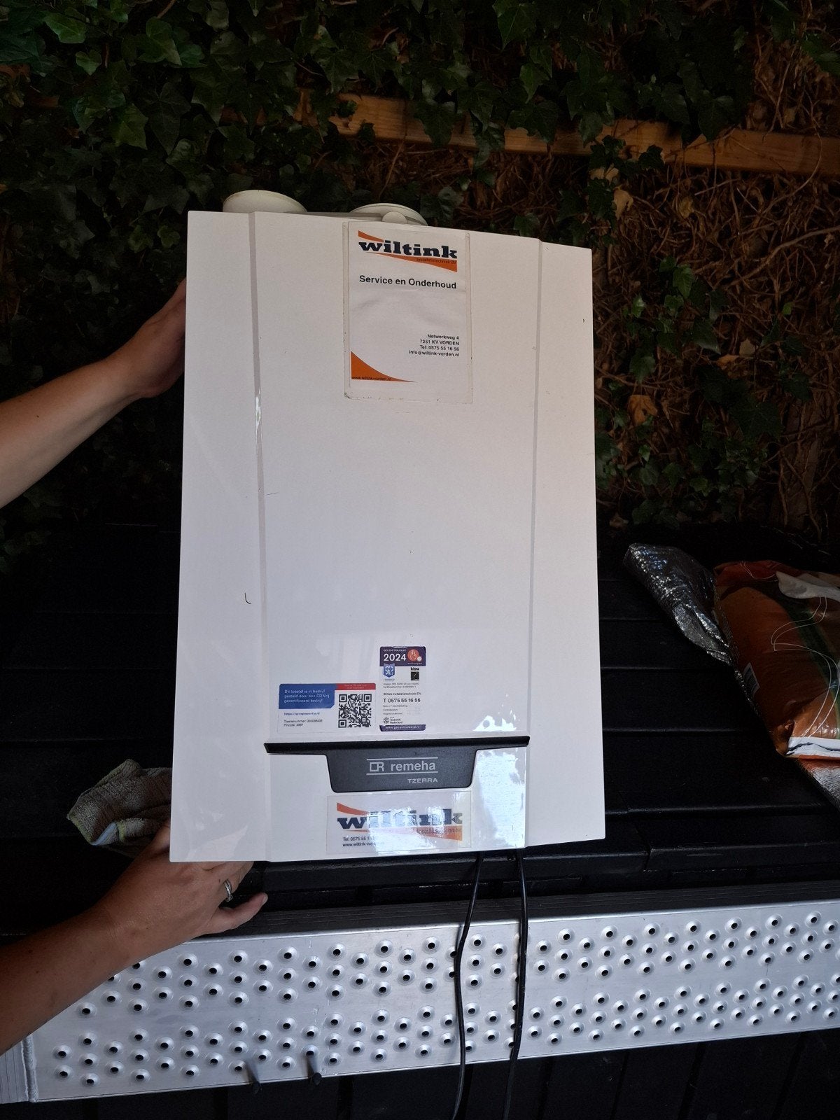 Remeha Tzerra M 28c CV-ketel gebruikt, 20 tot 100 liter, Aardgas, Geiser, Ophalen of Verzenden