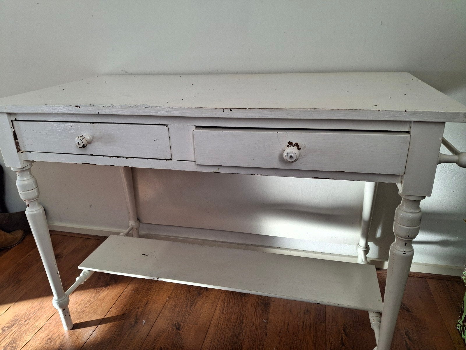 Brocante wit houten bureau/tafel met lades, Ophalen