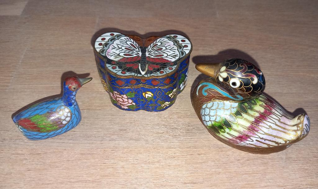 Cloisonne eenden beelden en vlinderdoosje, Ophalen of Verzenden, Zo goed als nieuw, Overige typen