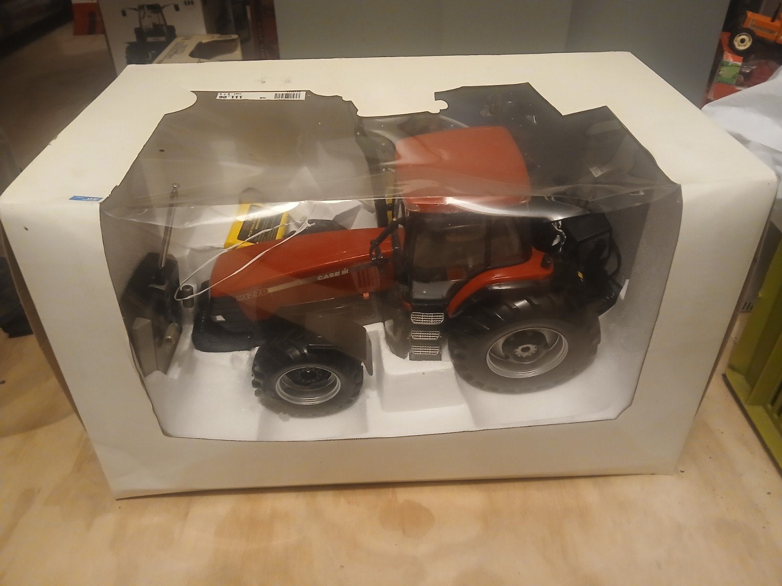 Dickie Case IH international MX 270  bestuurbaar schaal 1:16, Ophalen of Verzenden, Nieuw, Tractor of Landbouw