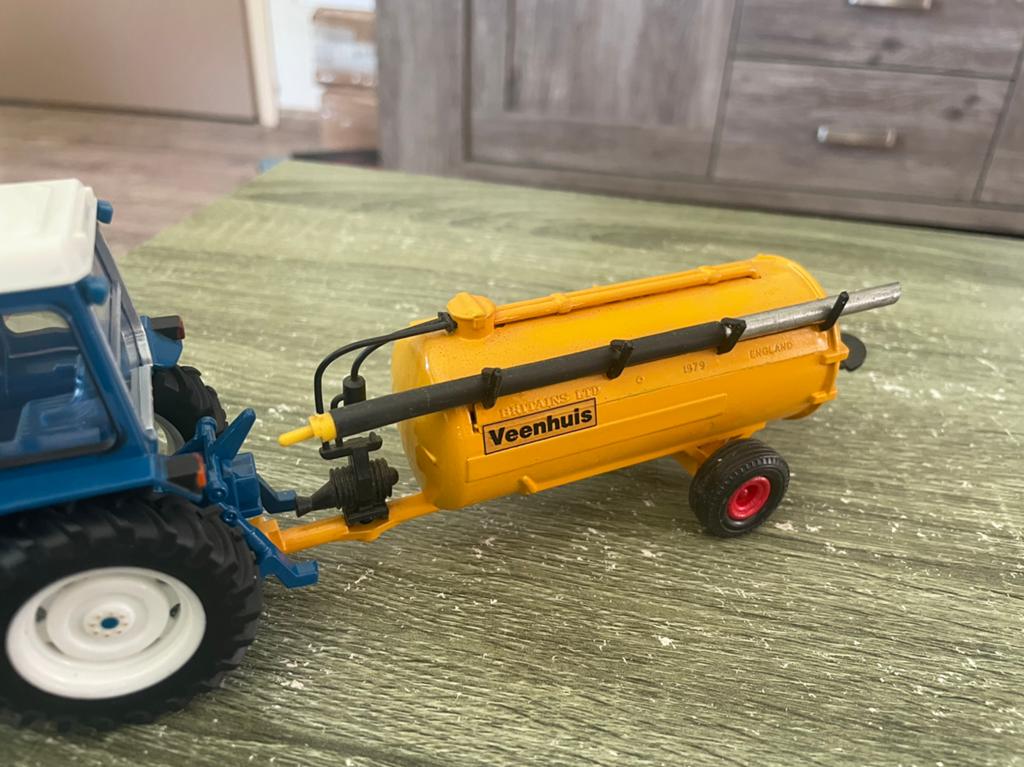 Britains Tankje verbouwt naar veenhuis, Ophalen of Verzenden, Zo goed als nieuw, Tractor of Landbouw, Britains