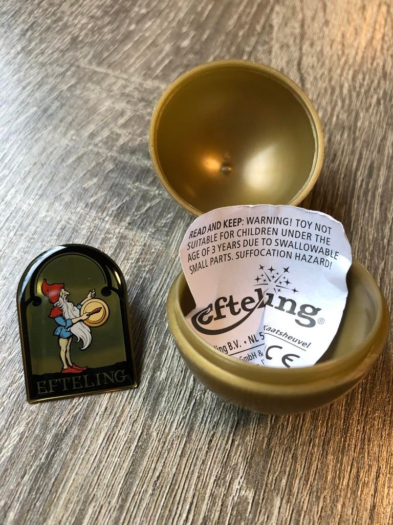 Efteling Smidje Kabouter met Gong Pin/Speldje, Ophalen of Verzenden, Nieuw, Button of Speldje