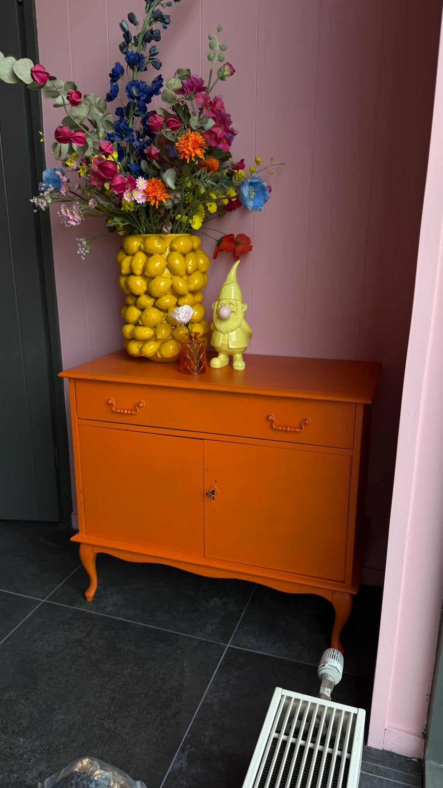 Vintage Queen Ann Kastje Oranje Geverfd 82x73x40 cm, Ophalen, Gebruikt, 50 tot 100 cm, Met lade(s)