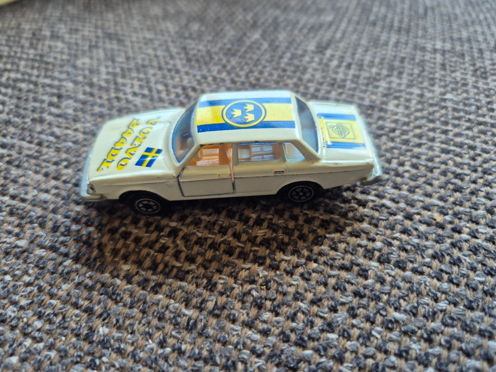 Yatming Volvo 244 DL modelauto wit, Ophalen of Verzenden, Gebruikt