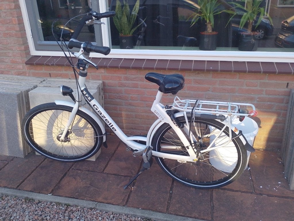 Mooie fiets wit versnellingen hand rem, Ophalen, Zo goed als nieuw, Gazelle, Versnellingen
