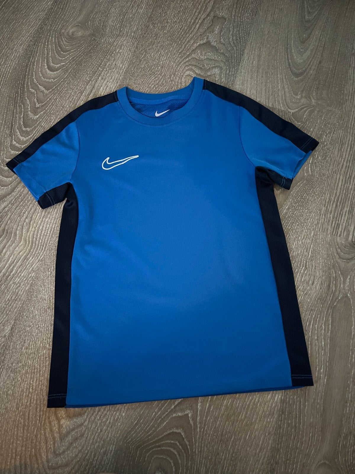Nike Dri-FIT Voetbalshirt Blauw Maat XS (122-128 CM), Ophalen of Verzenden, Zo goed als nieuw, Jongen of Meisje, Shirt of Longsleeve