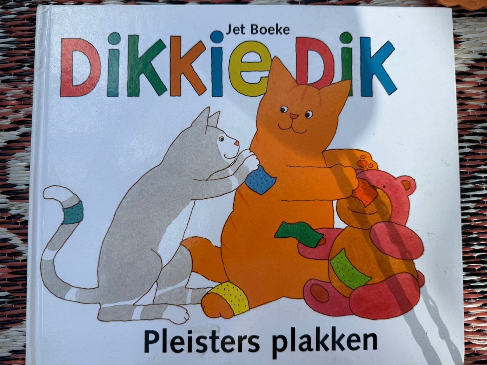 Dikkie Dik: Pleisters plakken - Jet Boeke, Fictie algemeen, Jongen of Meisje, Ophalen of Verzenden, Zo goed als nieuw