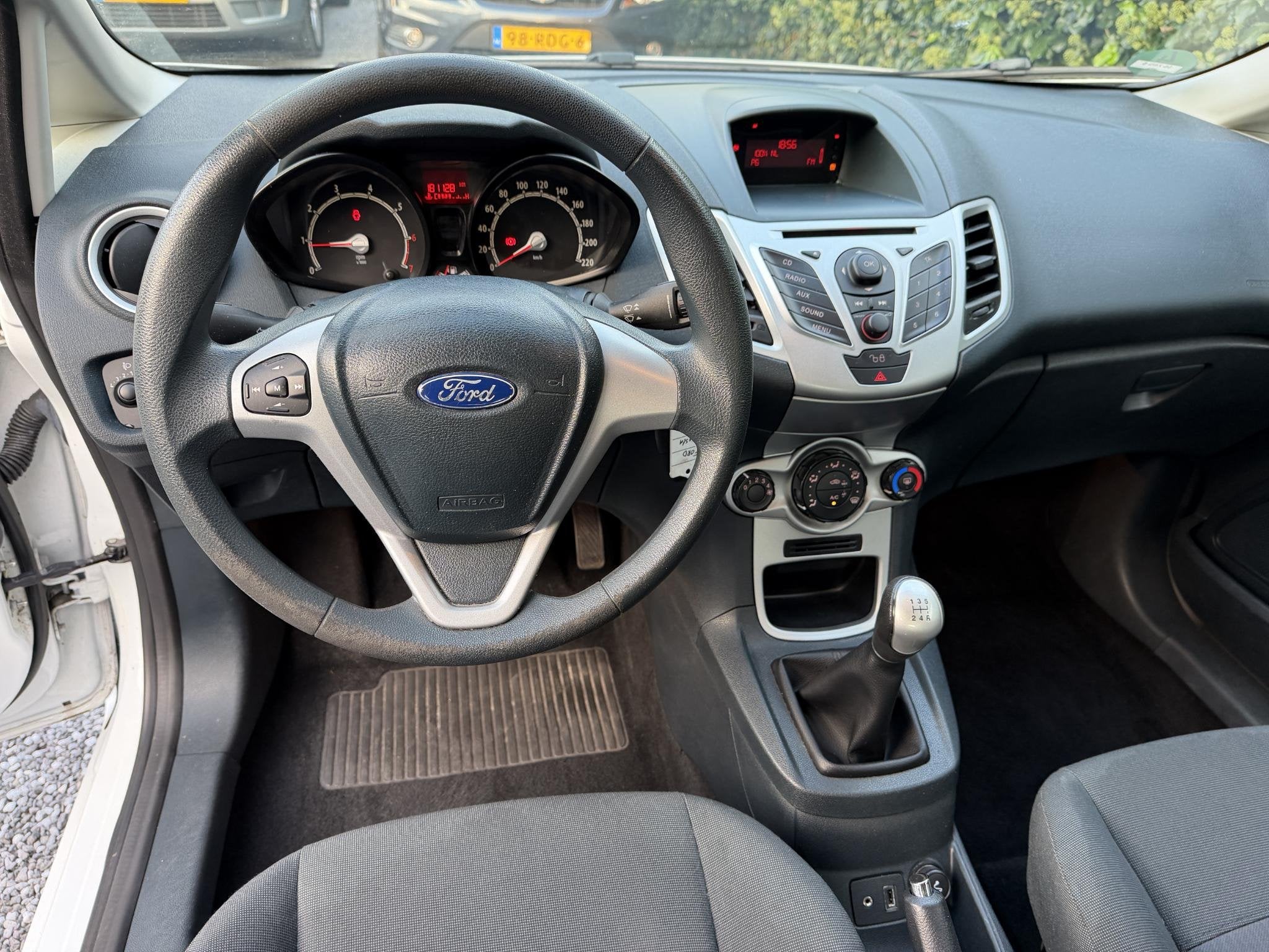Foto 10 van Ford Fiesta 1.25 Champion | Airco | Elekt. Ramen | Radio / C