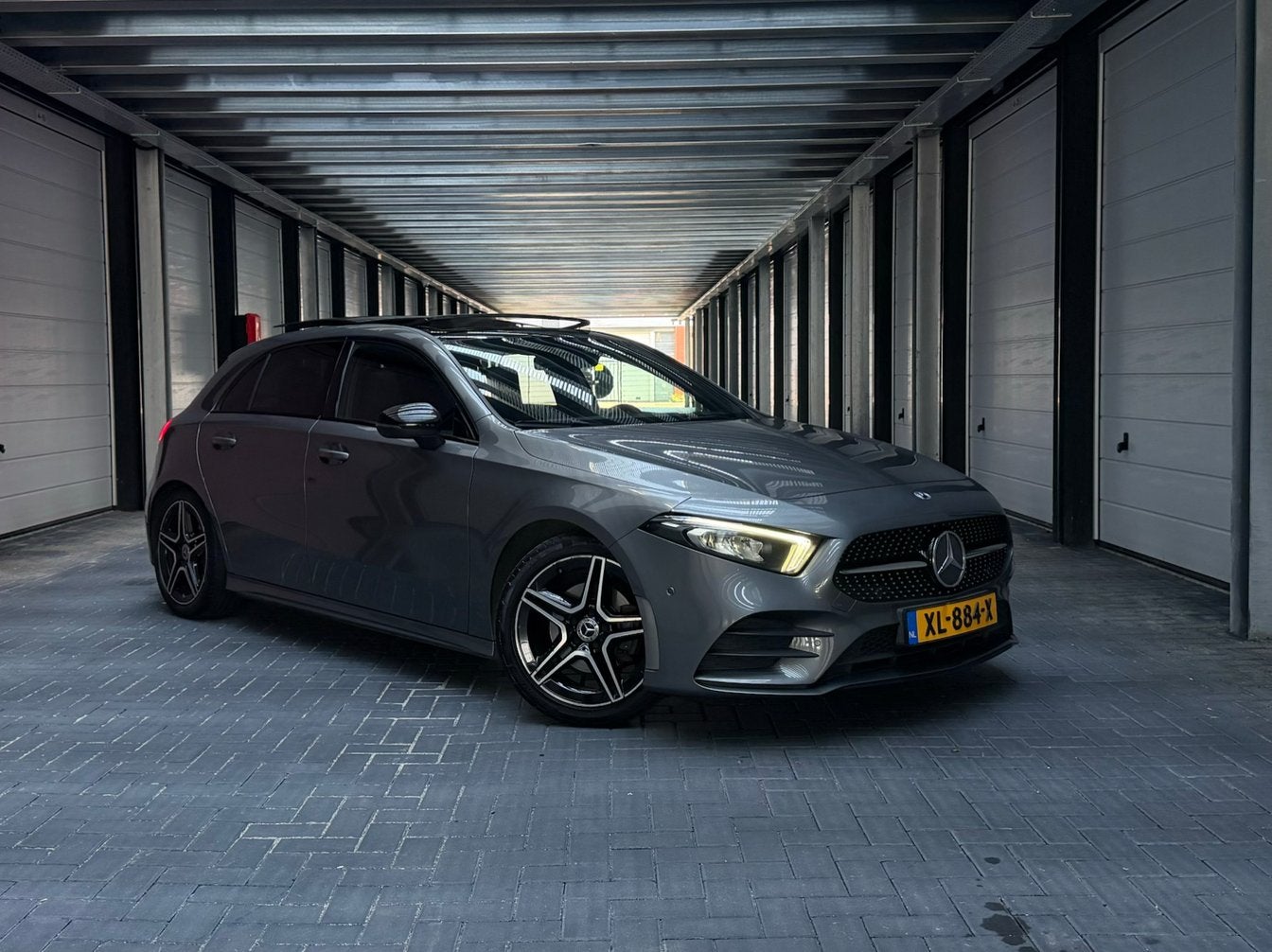 Mercedes-Benz A-Klasse A 200 163pk 7G-DCT 2018 Grijs, 4 cilinders, 75 €/maand, Particulier, 1600 kg