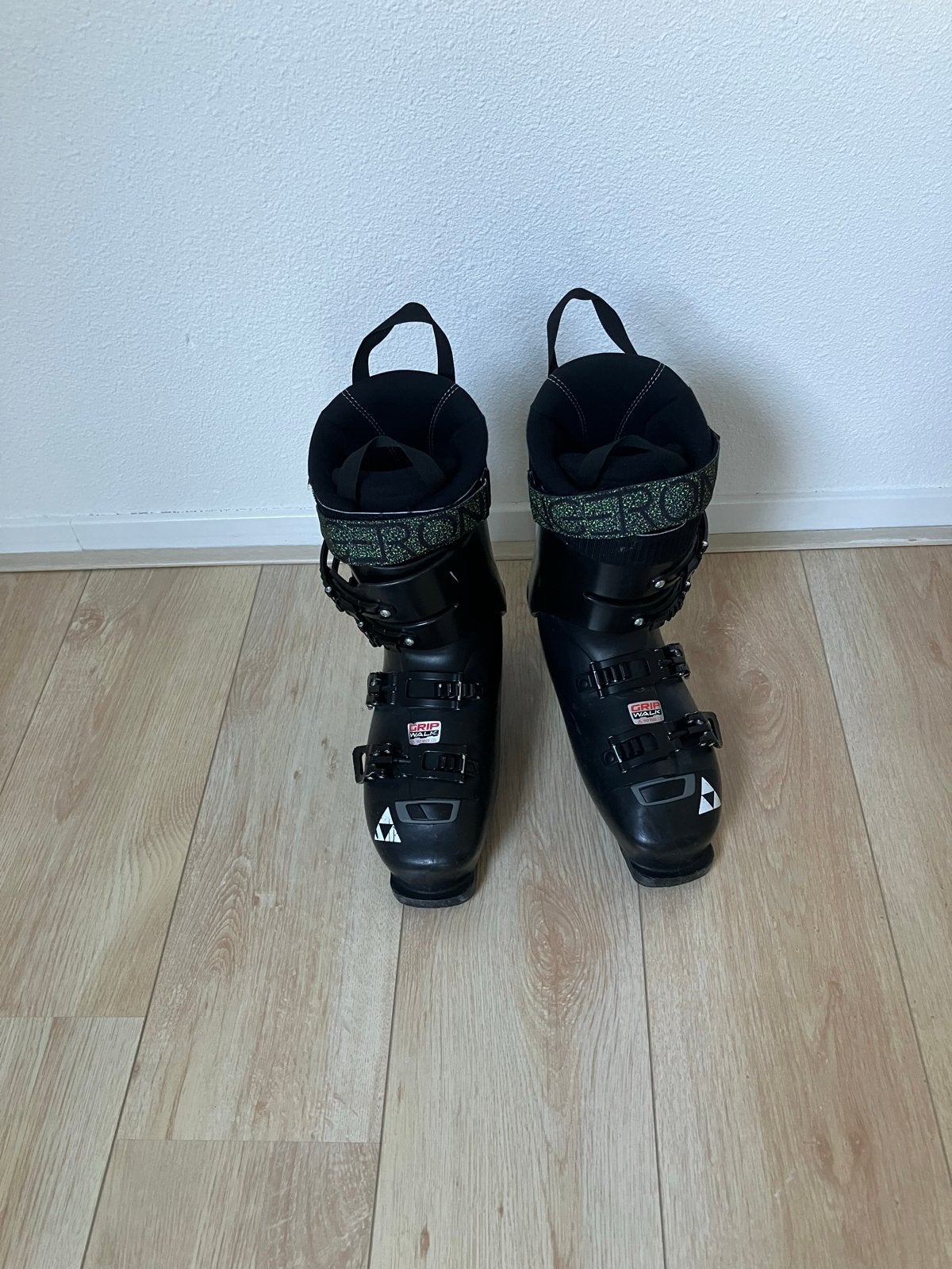 Fischer Ski's met bindingen, stokken, schoenen en helm, Ophalen, 160 tot 180 cm, Skiën, Ski's