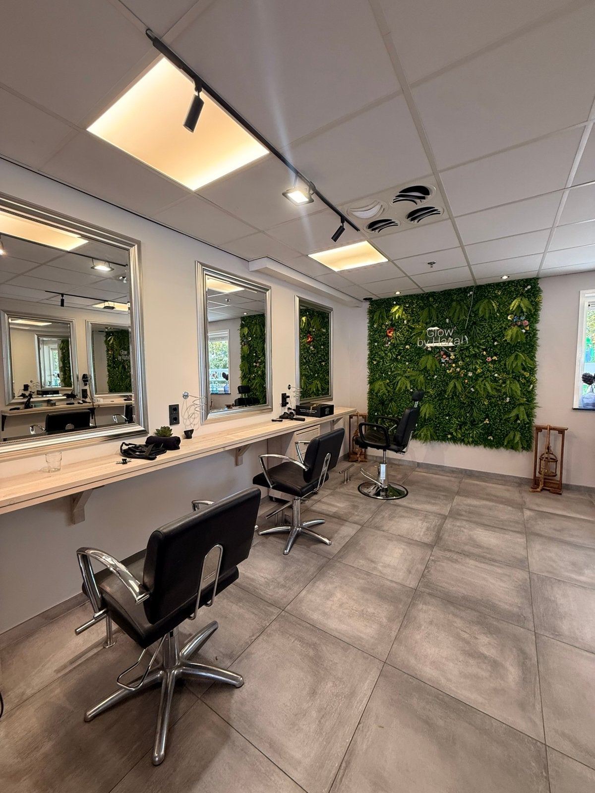 Stoelverhuur kapper/hairstylist in Voorschoten, Overige regio's
