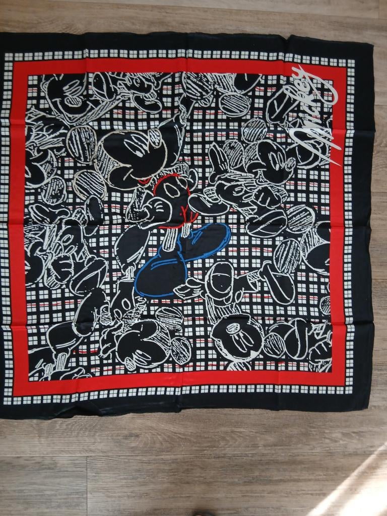 Pop art mickey mouse zijden sjaal ontwerp keith haring, Ophalen of Verzenden, Mickey Mouse, Zo goed als nieuw