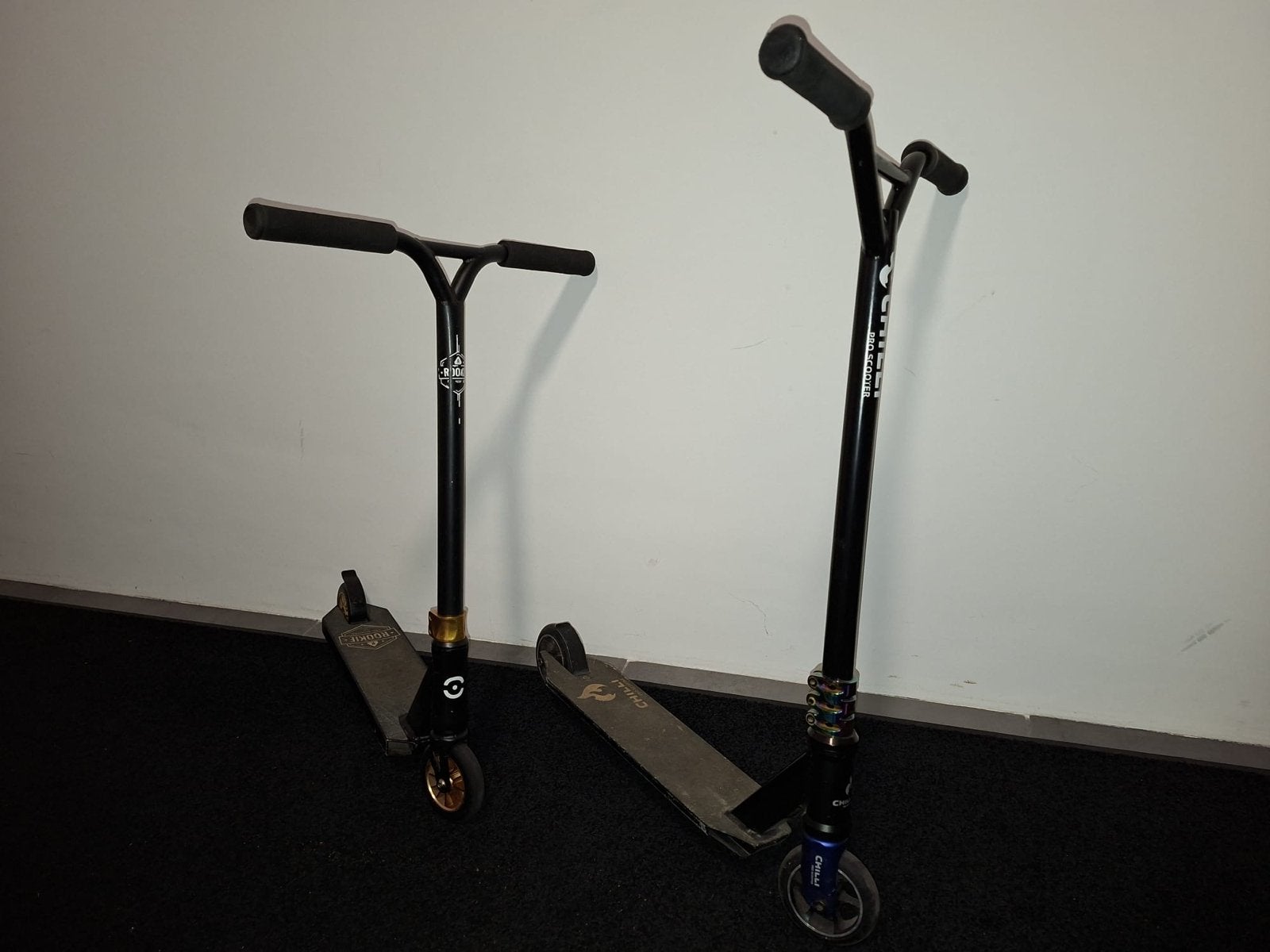 Gebruikte stuntsteppen (Chilli & Rookie), Fietsen en Brommers, Ophalen, Gebruikt, Gewone step