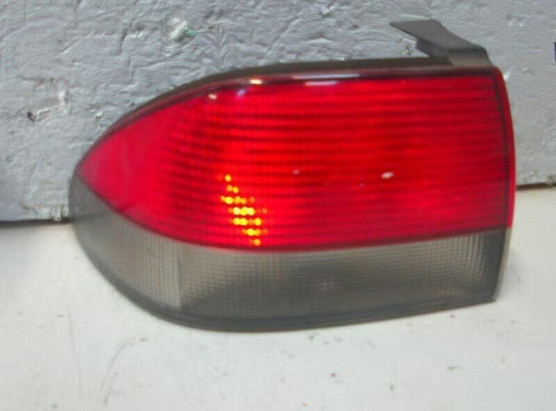 ACHTERLICHT LINKS BUITEN buitenzijde Saab 900 II Coupé, Auto-onderdelen, Saab-de-info@saabgroup.com, Gebruikt, Ophalen of Verzenden