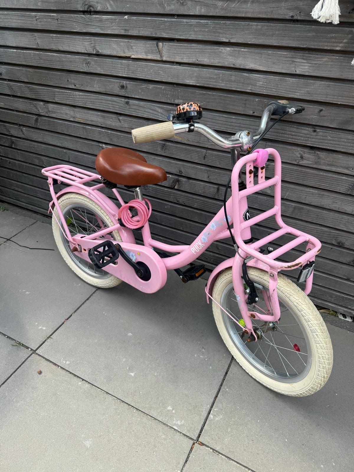Nogan Puck 16 inch kinderfiets - Roze met dragers, Ophalen, Gebruikt, Terugtraprem, 16 tot 20 inch