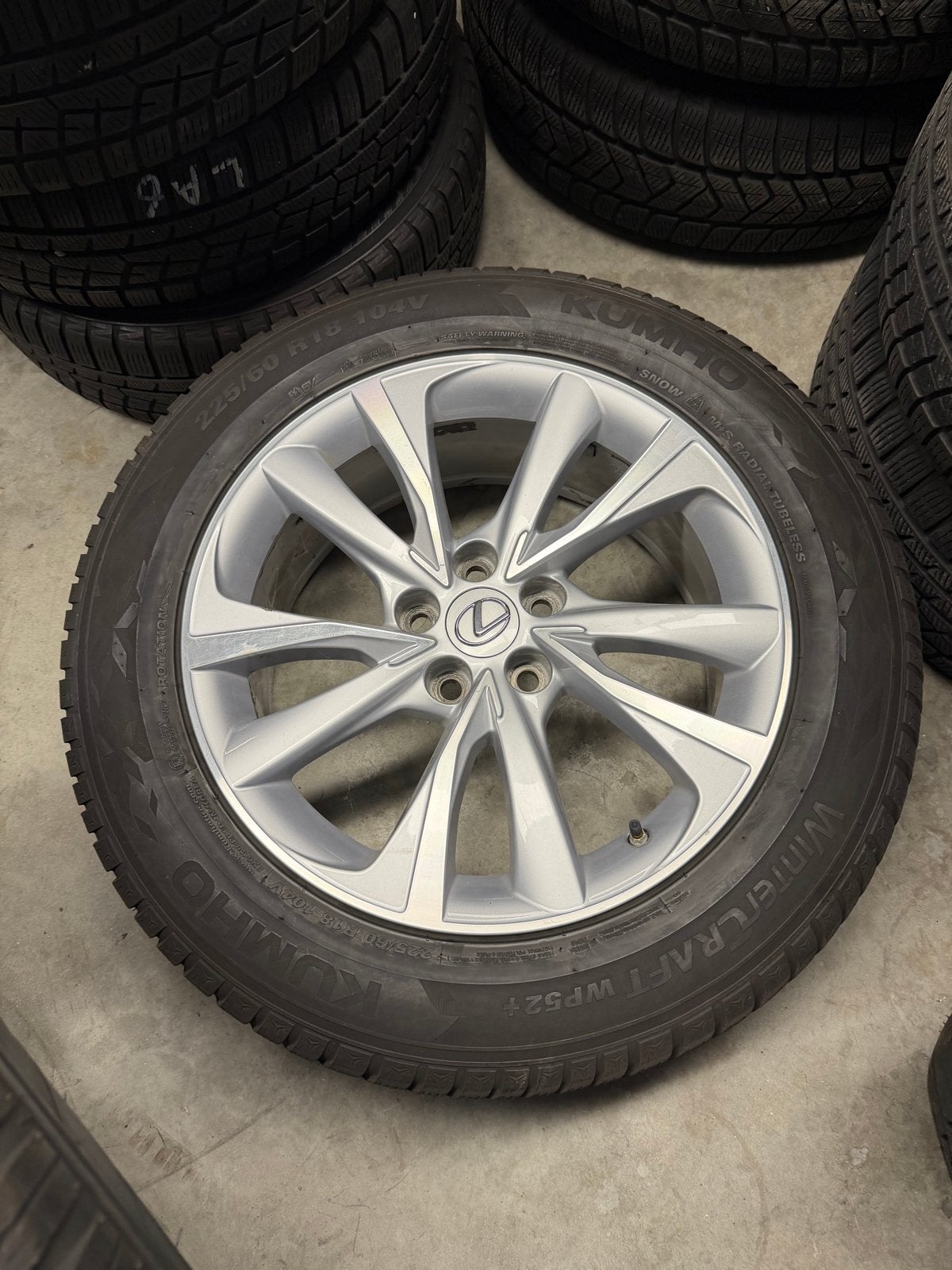 Originele Lexus NX300h velgen met winterbanden, Auto-onderdelen, Ophalen, 18 inch, Gebruikt, Banden en Velgen