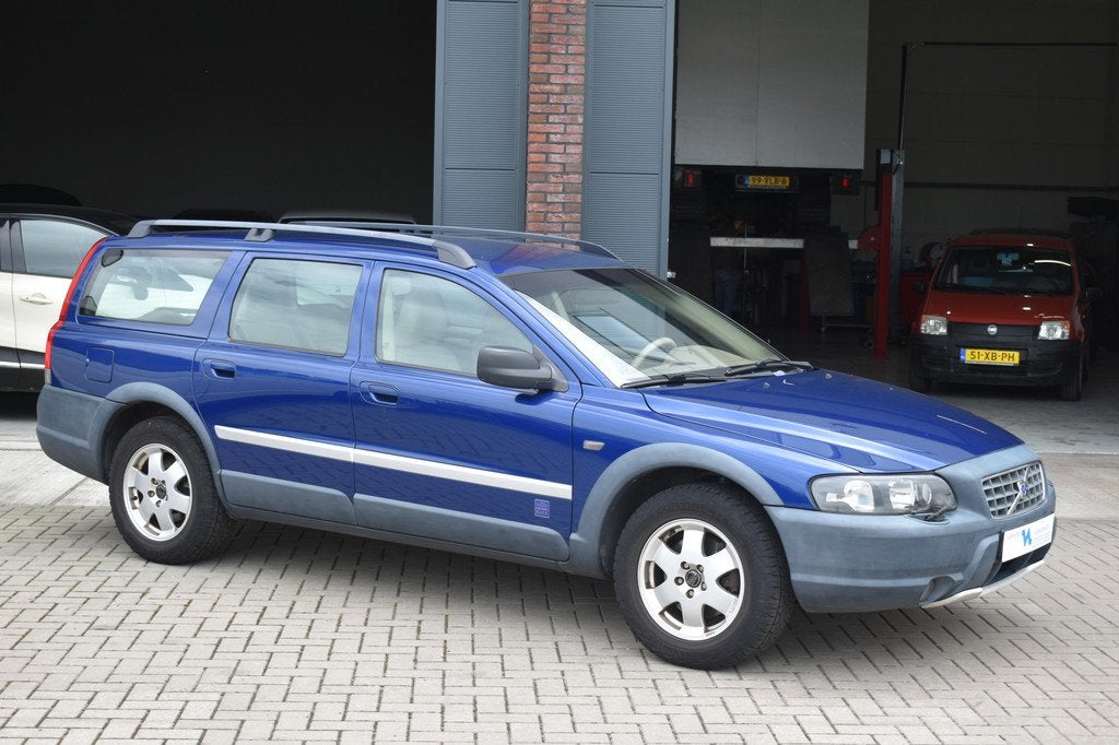 Volvo V70 2.4 T AWD Ocean race cross county Export only, Beige, Blauw, Vierwielaandrijving, 93 €/maand