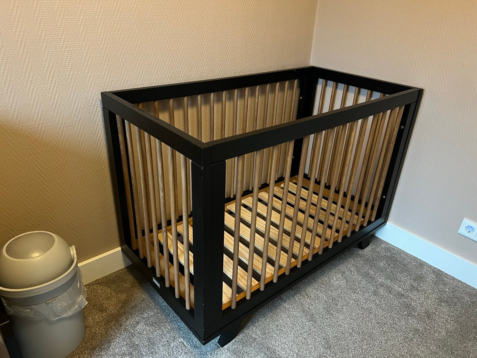 Coming Kids Ledikant Zwart met Hout -  coming kids, Ophalen, Gebruikt, Lattenbodem, Minder dan 140 cm