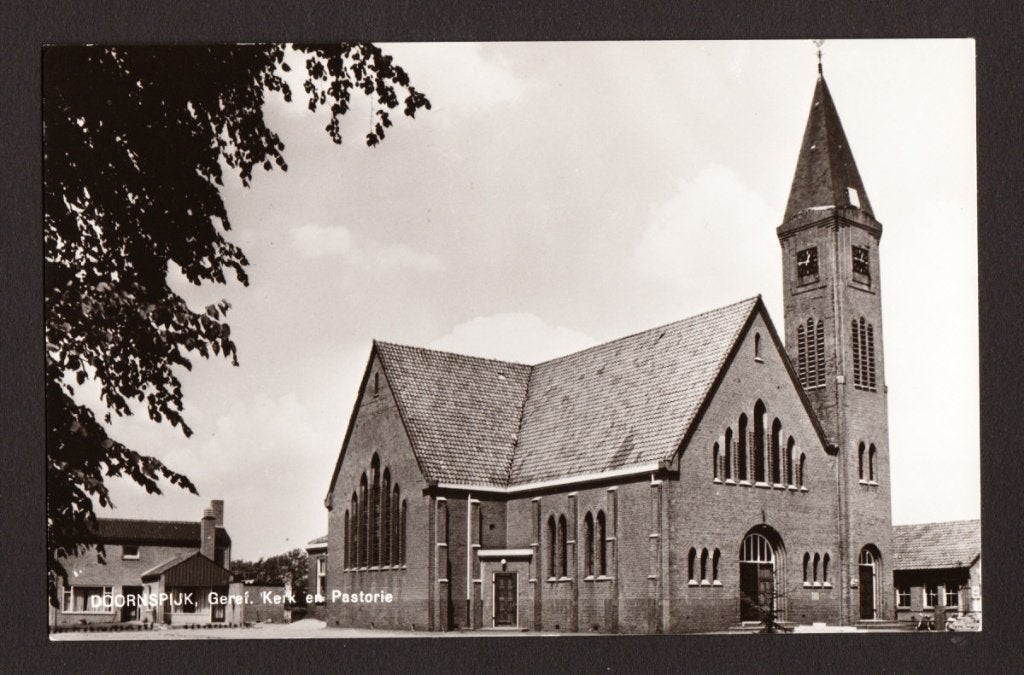 Doornspijk (bij Elburg en Nunspeet) - Geref Kerk en Pastorie, Verzamelen, Ansichtkaarten | Nederland, Ophalen of Verzenden, 1960 tot 1980