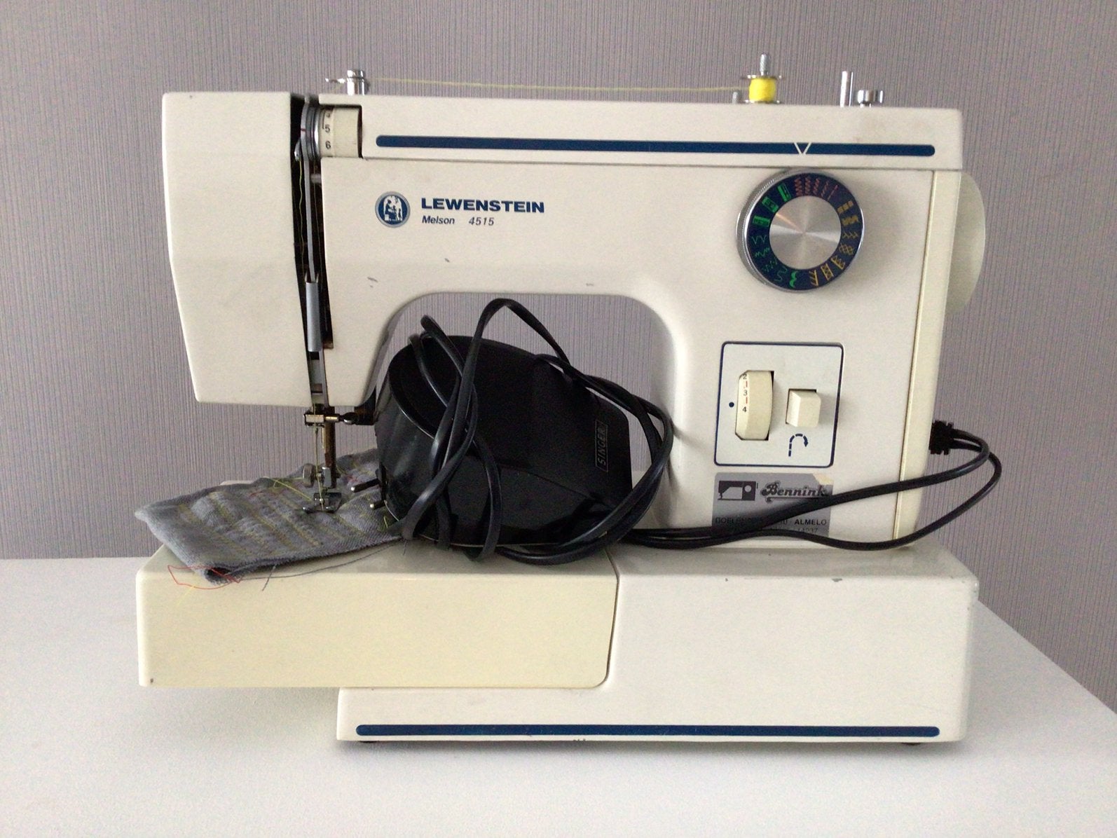 GOEDE LEWENSTEIN MELSON 4515 naaimachine, Ophalen, Zo goed als nieuw, Naaimachine, Lewenstein