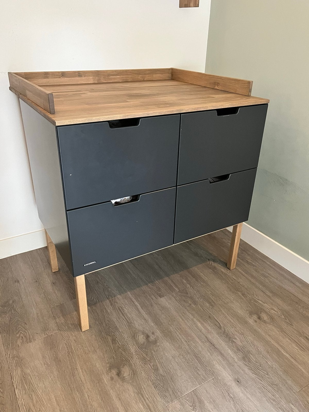 Foto 3 van Kidsmill Commode - Zwart met Houten Blad