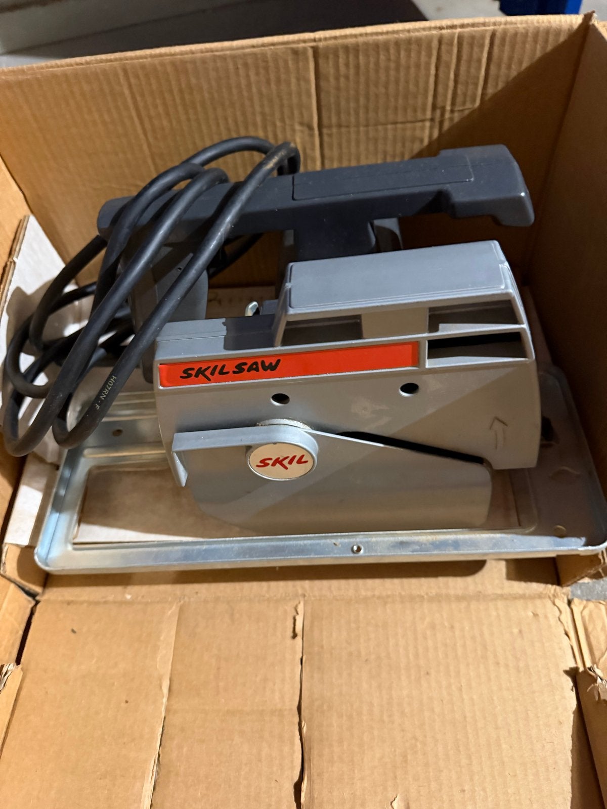 Skil zaagmachine - Krachtige en betrouwbare cirkelzaag, Ophalen, Gebruikt, Cirkelzaag, 600 tot 1200 watt