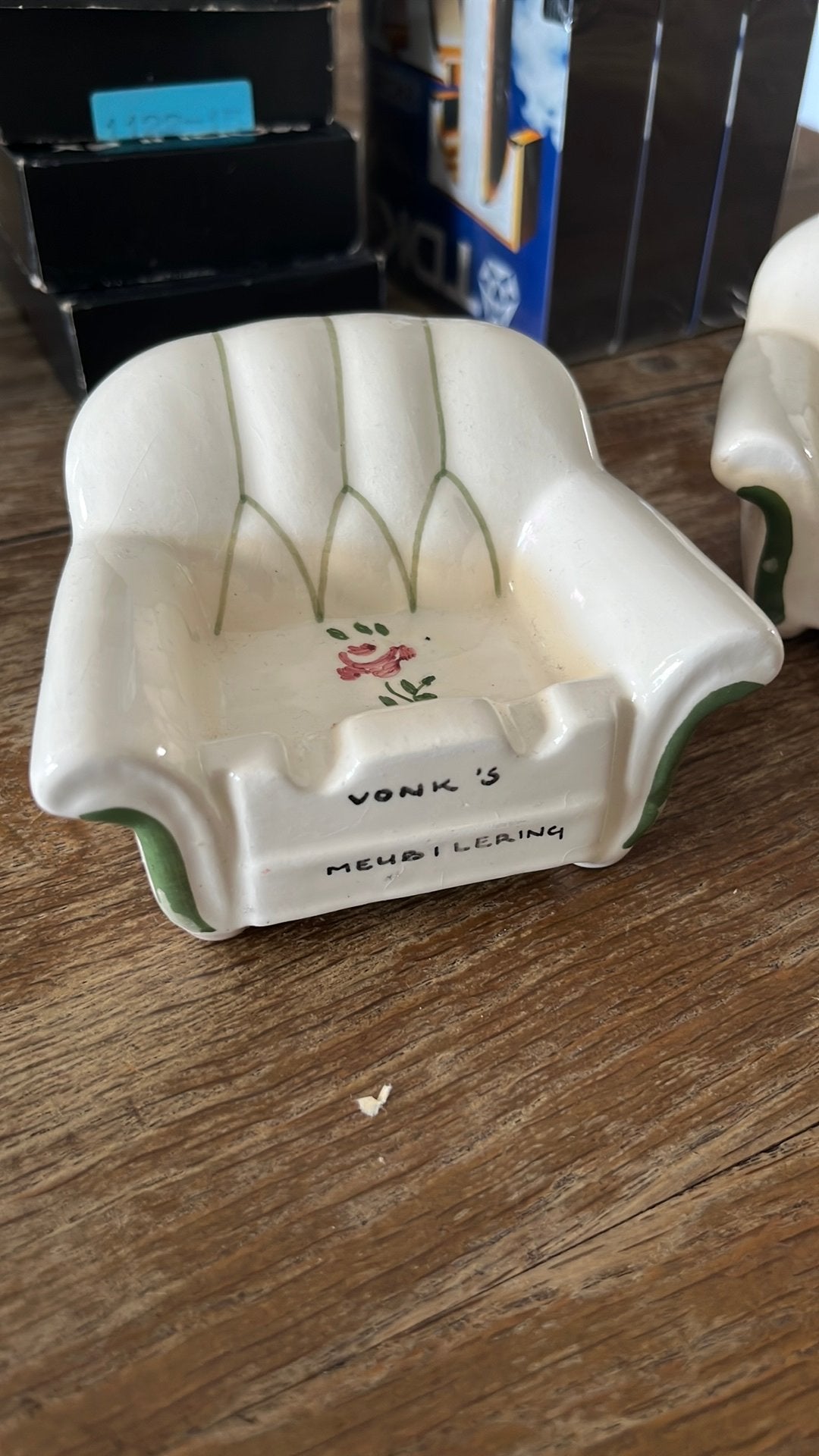 Reclame asbakjes “bank met 2 stoelen” Vonk’s Zaandam, Verzamelen, Merken en Reclamevoorwerpen, Ophalen of Verzenden, Gebruikt