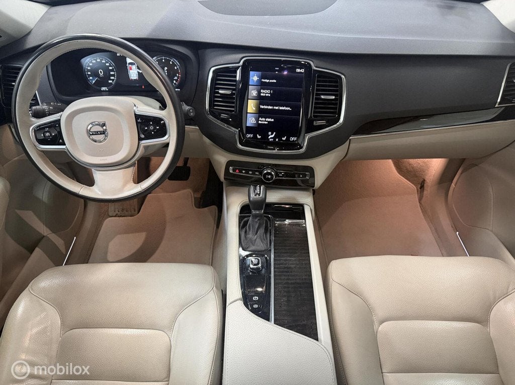 Volvo XC90 2.0 T5 AWD Momentum 7-ZITPLAATSEN / PANO, Auto's, Volvo, Gebruikt, 1969 cc, 1898 kg, 7 stoelen