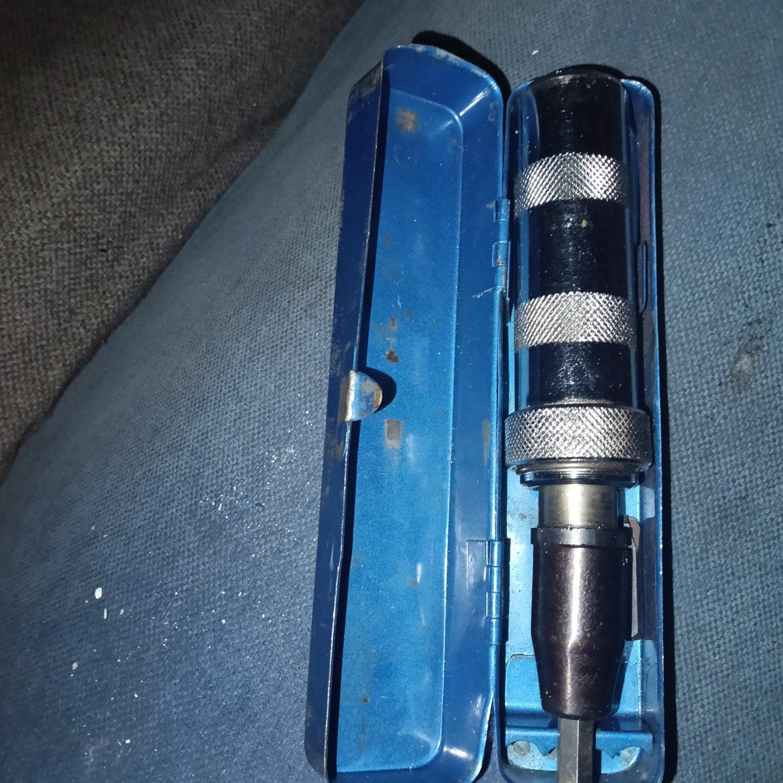 Slagschroevendraaier set in metalen doos, Doe-het-zelf en Verbouw, Ophalen of Verzenden, Gebruikt, Schroevendraaier, Overige merken