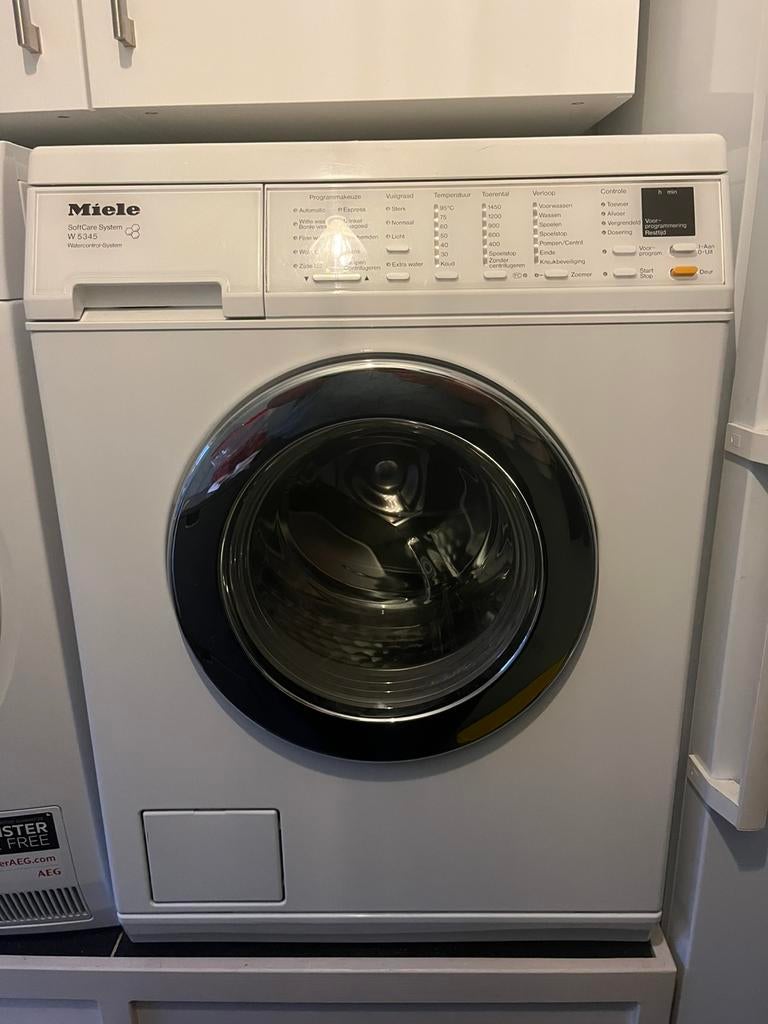 Miele Softtronic W 5345 wasmachine, Witgoed en Apparatuur, Ophalen, Zo goed als nieuw, 85 tot 90 cm, 1200 tot 1600 toeren