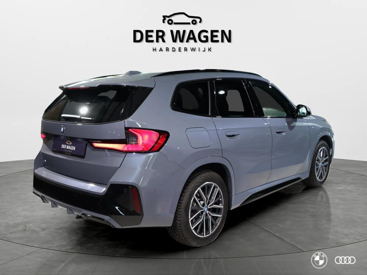 BMW X1 xDrive30e M SPORT / EL STOELEN & GEHEUGEN / SCHUIFDAK, 1800 kg, Met garantie (alle), Bedrijf, Hybride Elektrisch/Benzine