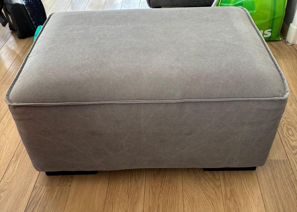 Hocker / poef, Ophalen, 75 tot 100 cm, Zo goed als nieuw, Stof