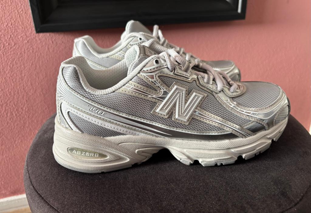 New Balance 740, Kleding | Dames, Nieuw, Ophalen of Verzenden, Sneakers of Gympen, Grijs