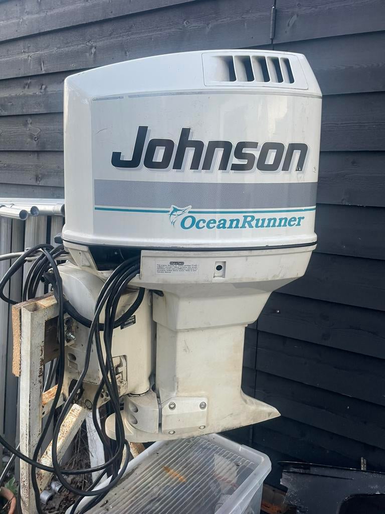 Johnson 150pk v6 oceanrunner, Watersport en Boten, Buiten- en Binnenboordmotoren, Ophalen, Gebruikt, Met afstandsbediening, 30 pk of meer