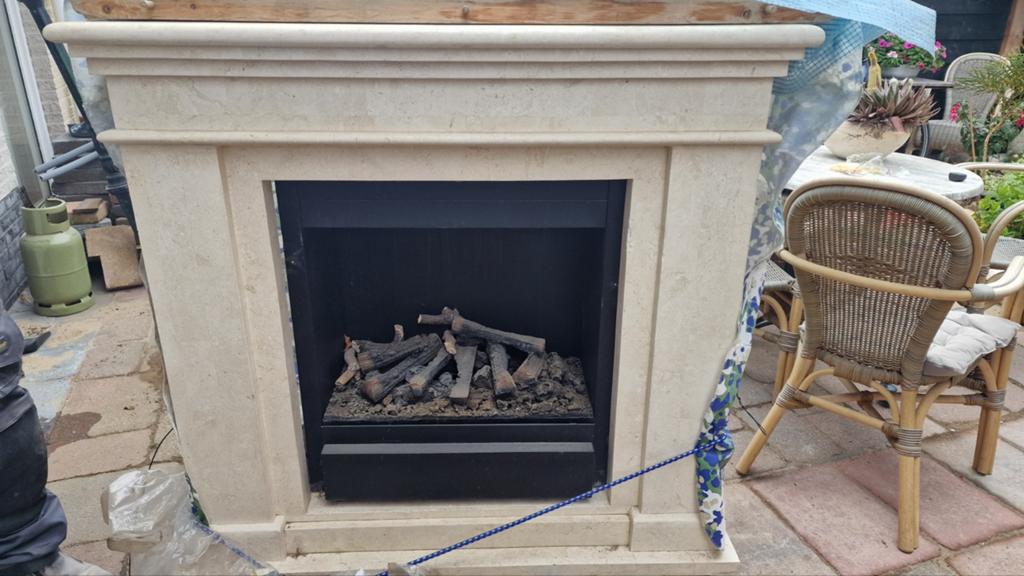 Schouw met elektrische inzet haard, Huis en Inrichting, Haarden, Ophalen of Verzenden, Gebruikt, Inbouwhaard, Gashaard