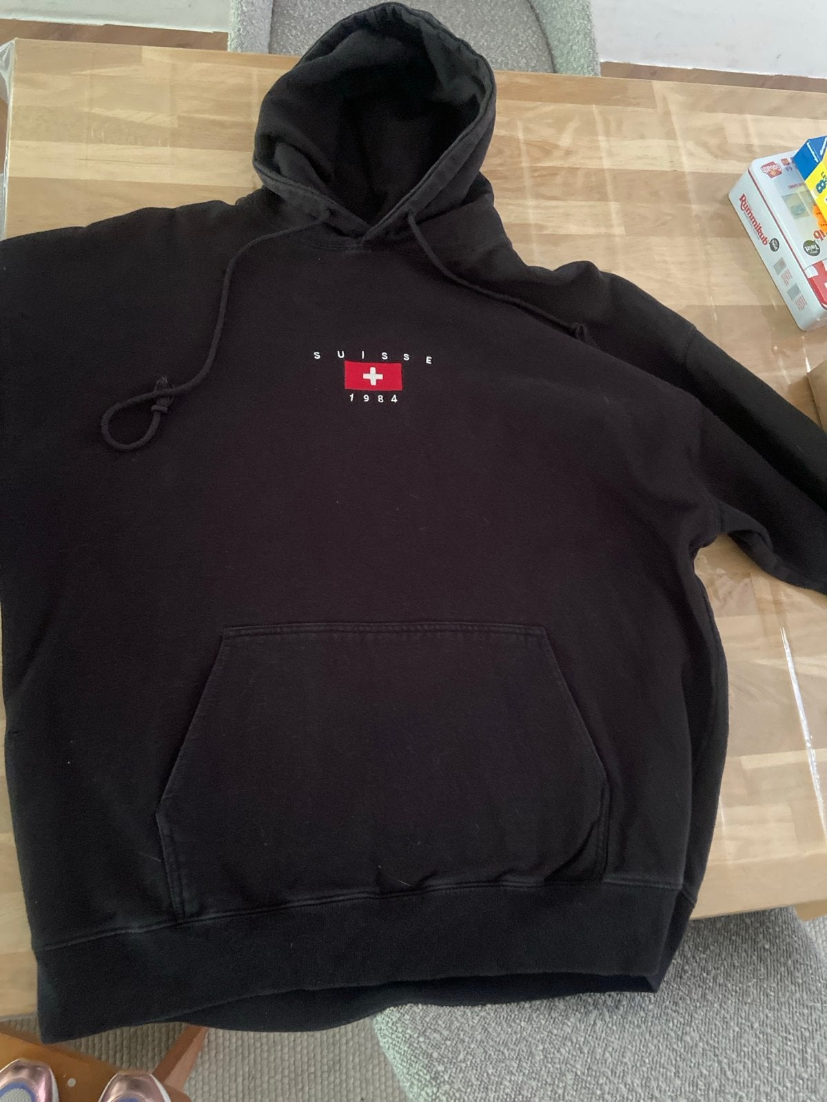 Brandy Melville hoodie 'Suisse 1984' zwart, Ophalen of Verzenden, Gedragen, Maat 38/40 (M), Zwart